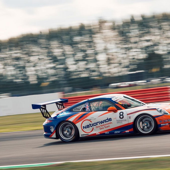 Gamble dominates reverse grid Knockhill race